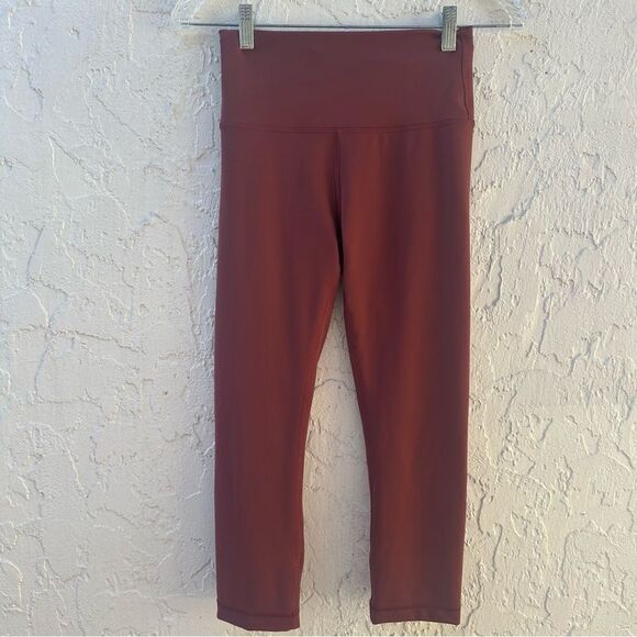 LULULEMON Legging Women 6 Wunder Under Train Crop Burgundy Rust Athletic Gym - Picture 1 of 6